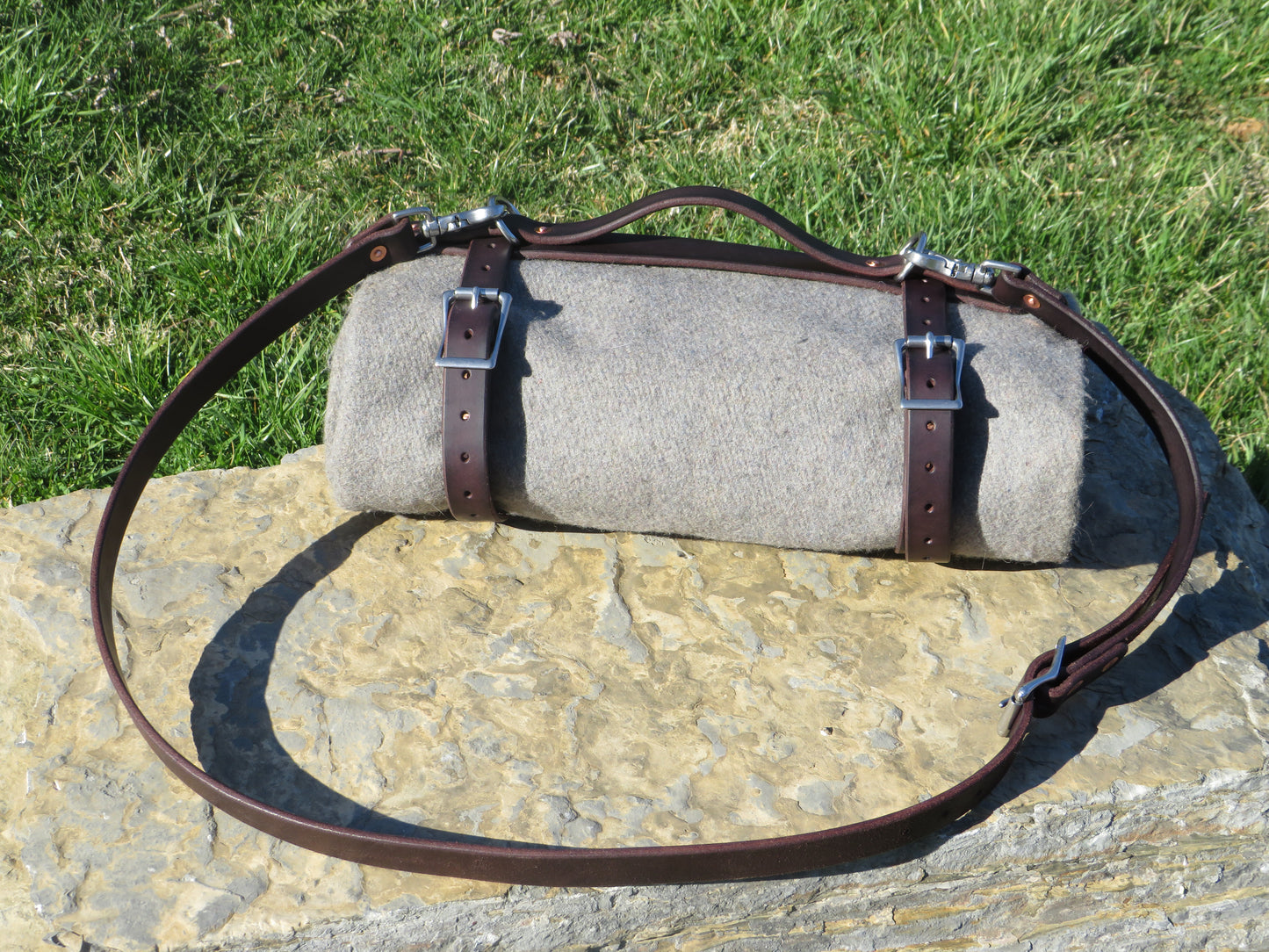 Hand made Chanin Dark Brown Bridle leather blanket carrier/ blanket harness/ leather bedroll, leather blanket straps/ Custom made leather bedroll