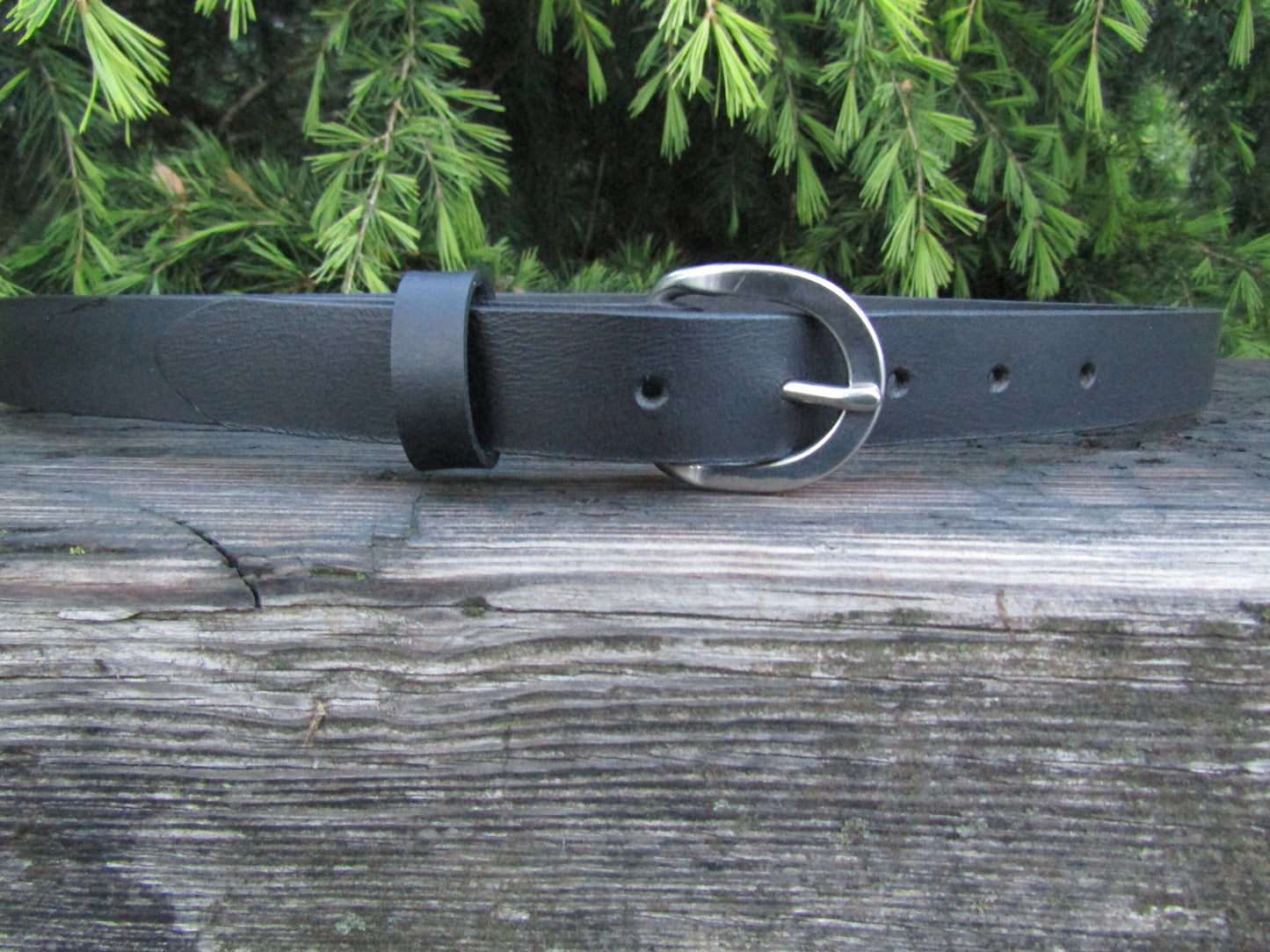 Narrow leather belt/ Womans Belt / black leather womans belt, 1 inch wide leather belt