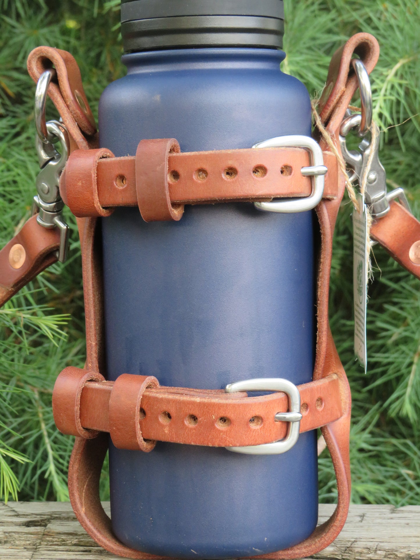 Hand made Hermann Oak harness leather blanket carrier with matching water bottle carrier