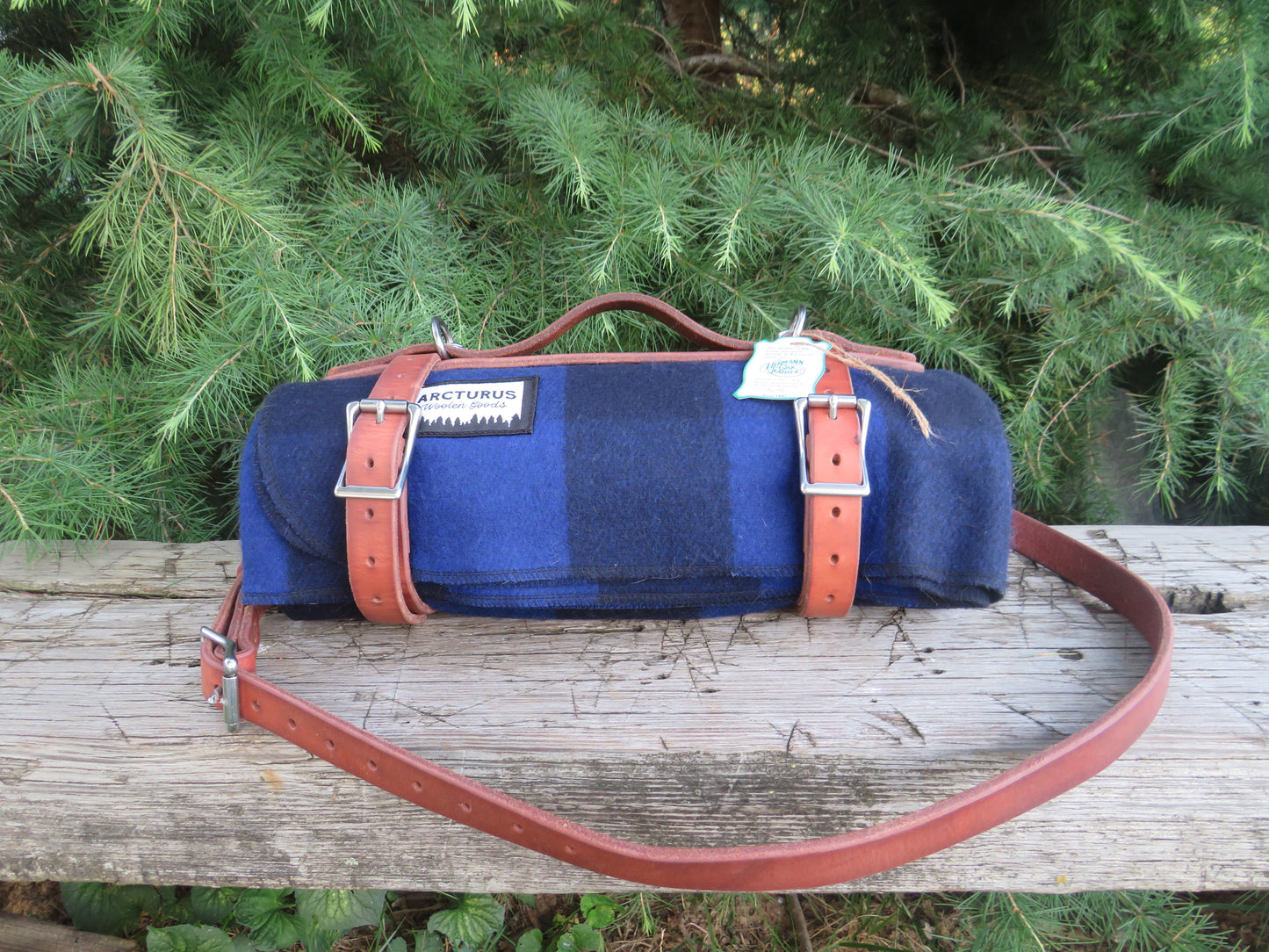 Hand made Hermann Oak harness leather blanket carrier with matching water bottle carrier