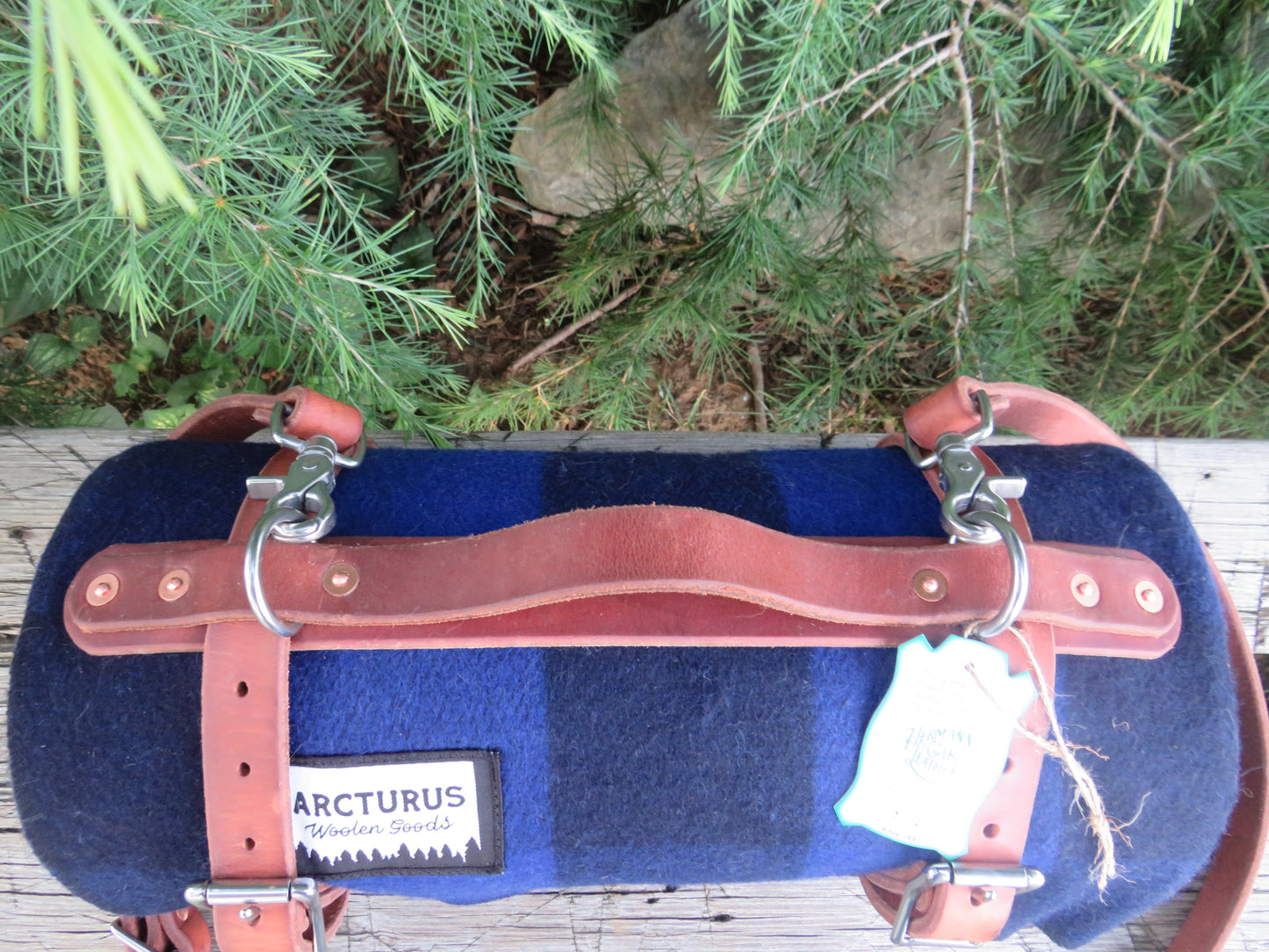 Hand made Hermann Oak harness leather blanket carrier with matching water bottle carrier