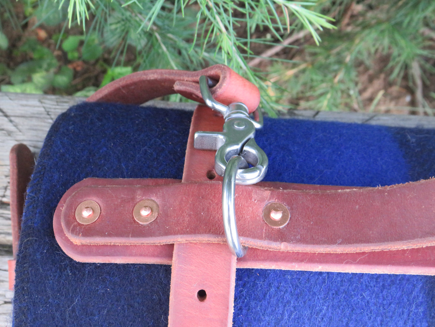 Hand made Hermann Oak harness leather blanket carrier with matching water bottle carrier