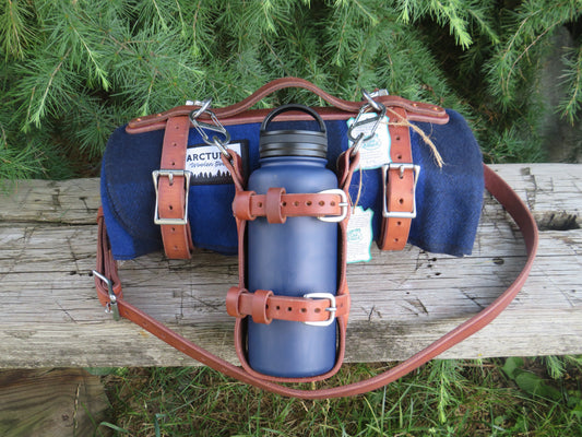 Hand made Hermann Oak harness leather blanket carrier with matching water bottle carrier