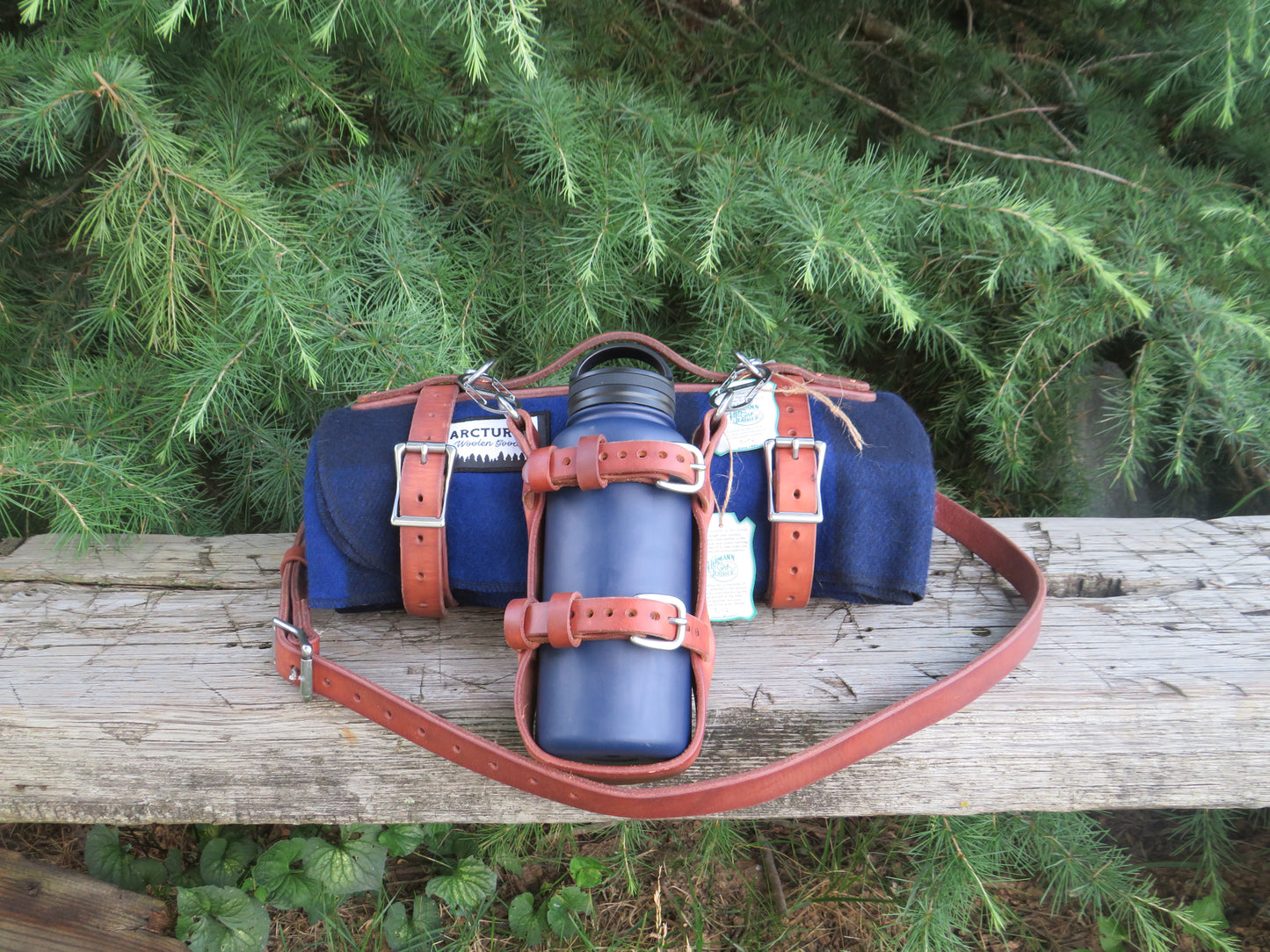 Hand made Hermann Oak harness leather blanket carrier with matching water bottle carrier