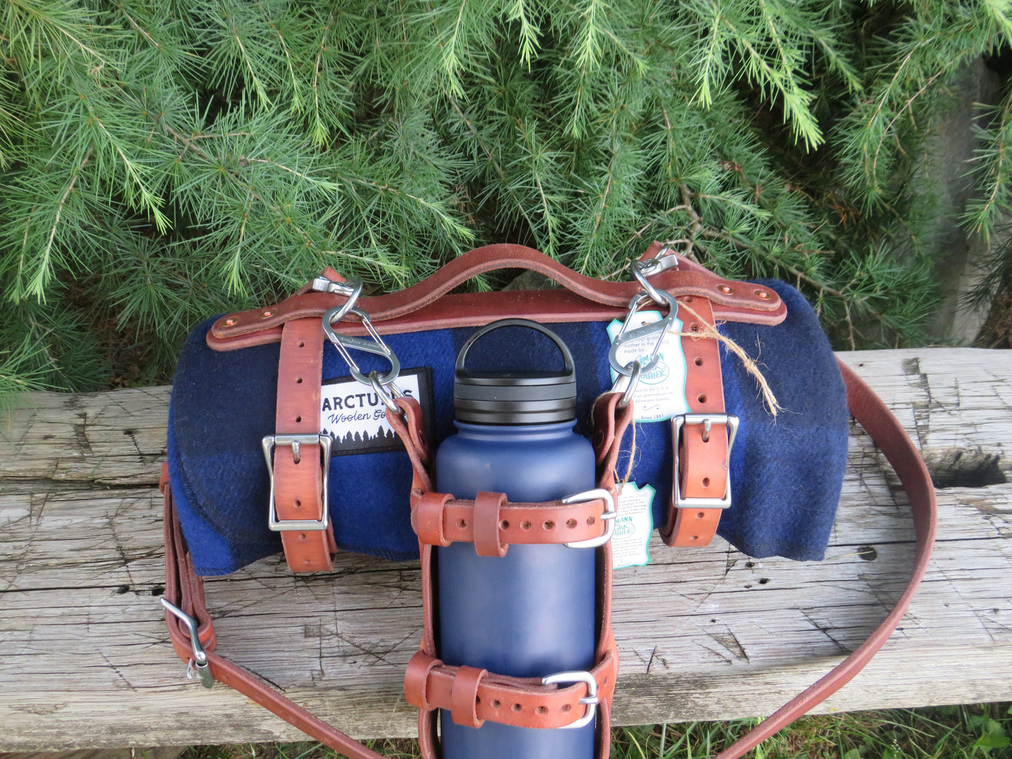 Hand made Hermann Oak harness leather blanket carrier with matching water bottle carrier