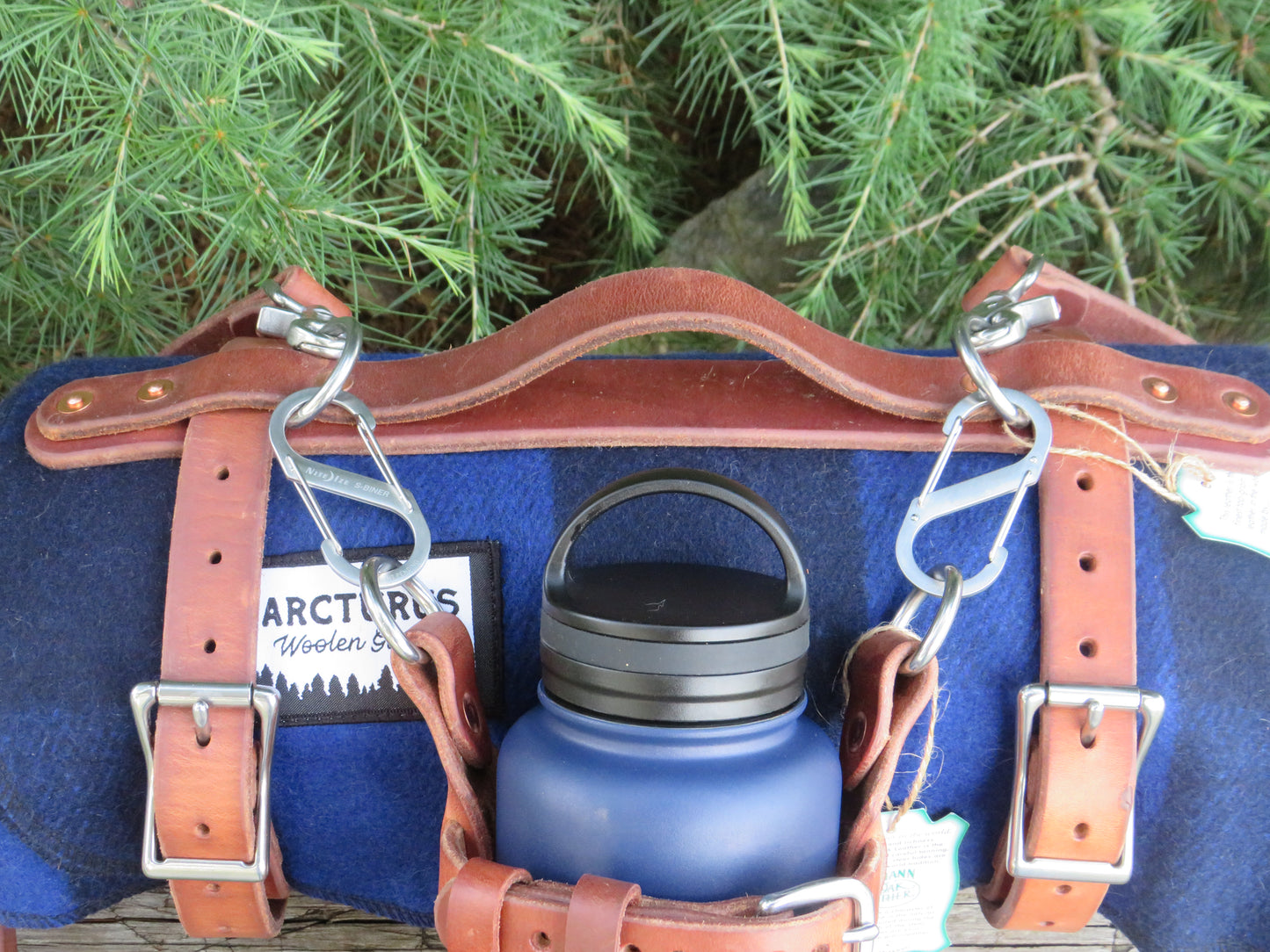 Hand made Hermann Oak harness leather blanket carrier with matching water bottle carrier