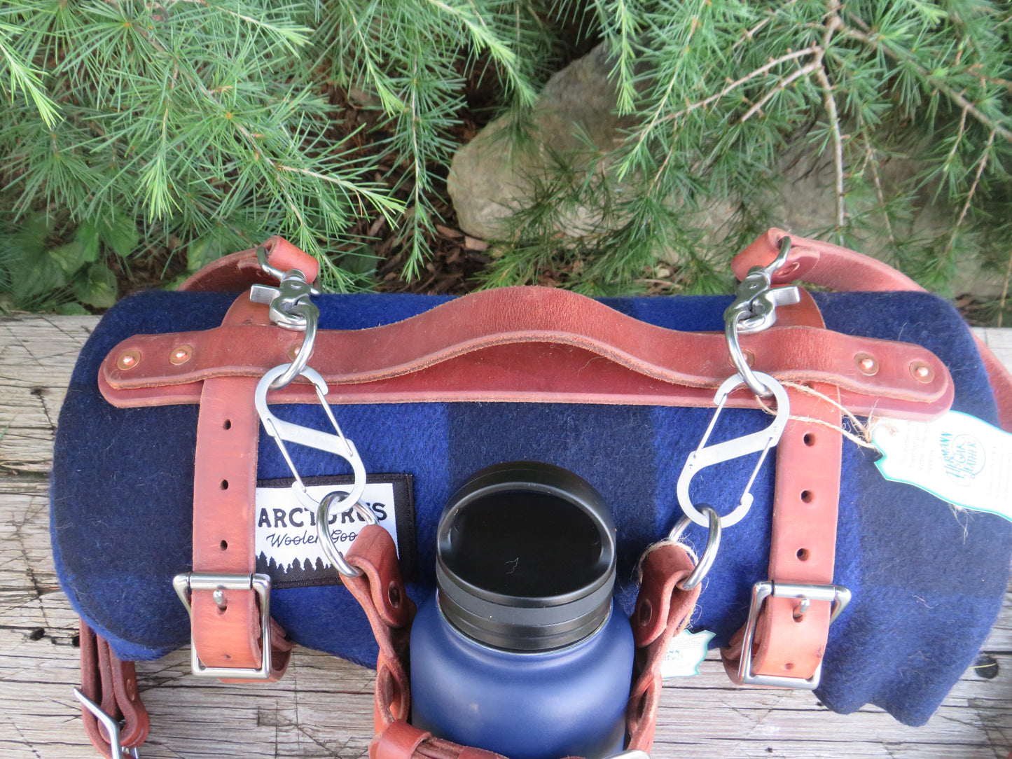 Hand made Hermann Oak harness leather blanket carrier with matching water bottle carrier