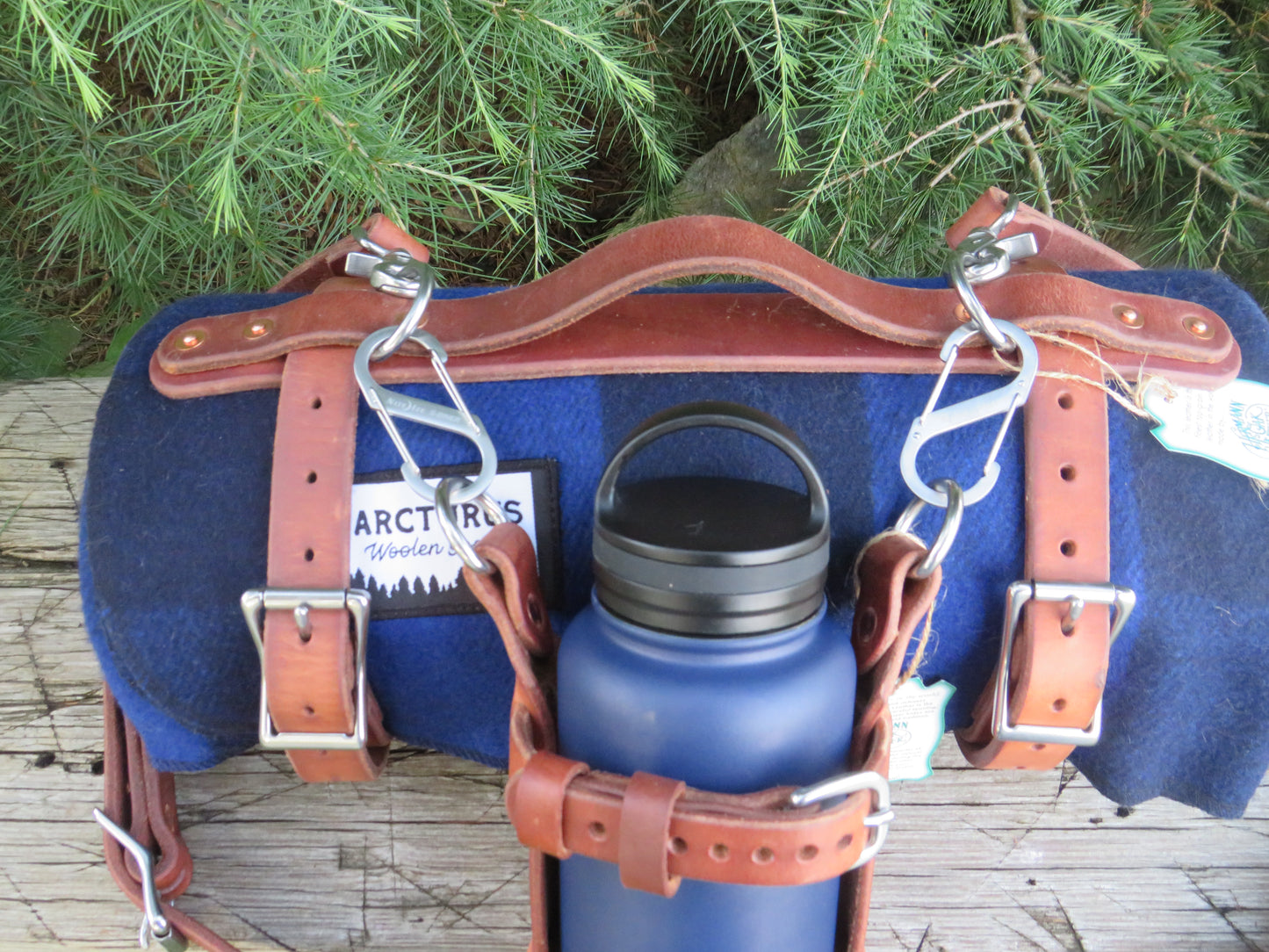 Hand made Hermann Oak harness leather blanket carrier with matching water bottle carrier