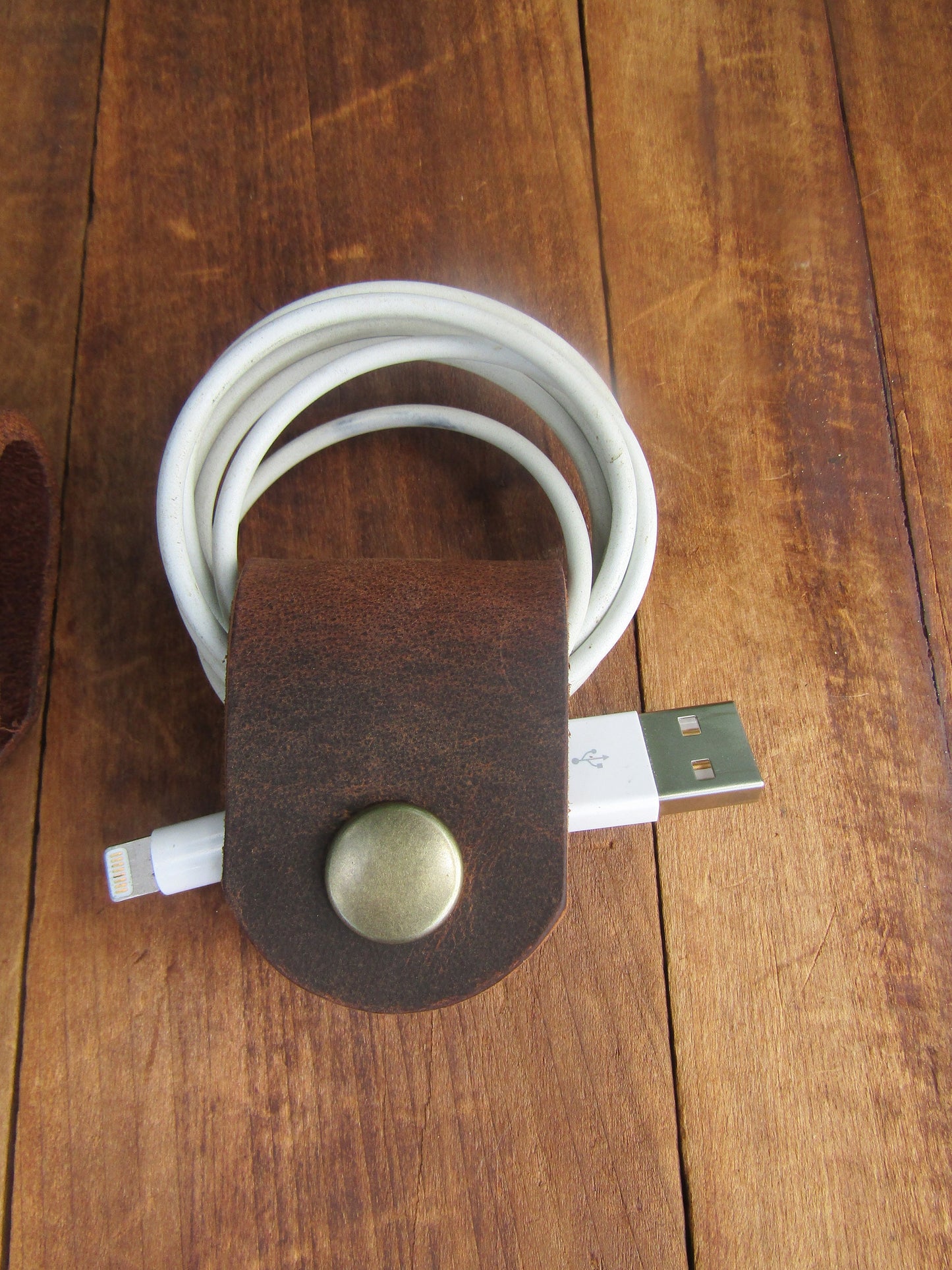 Set of 3 full grain leather cord keeper, cord holder leather Cable Organiser leather wire snap Personalised Gifts