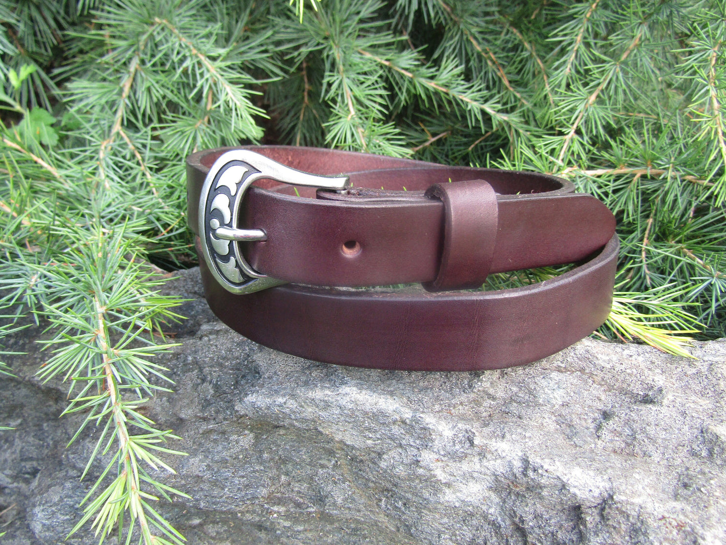 1 inch Dark brown Bridle Leather Narrow  belt, casual belt.  Made with US hides.  Custom made, personalized, stainless buckle