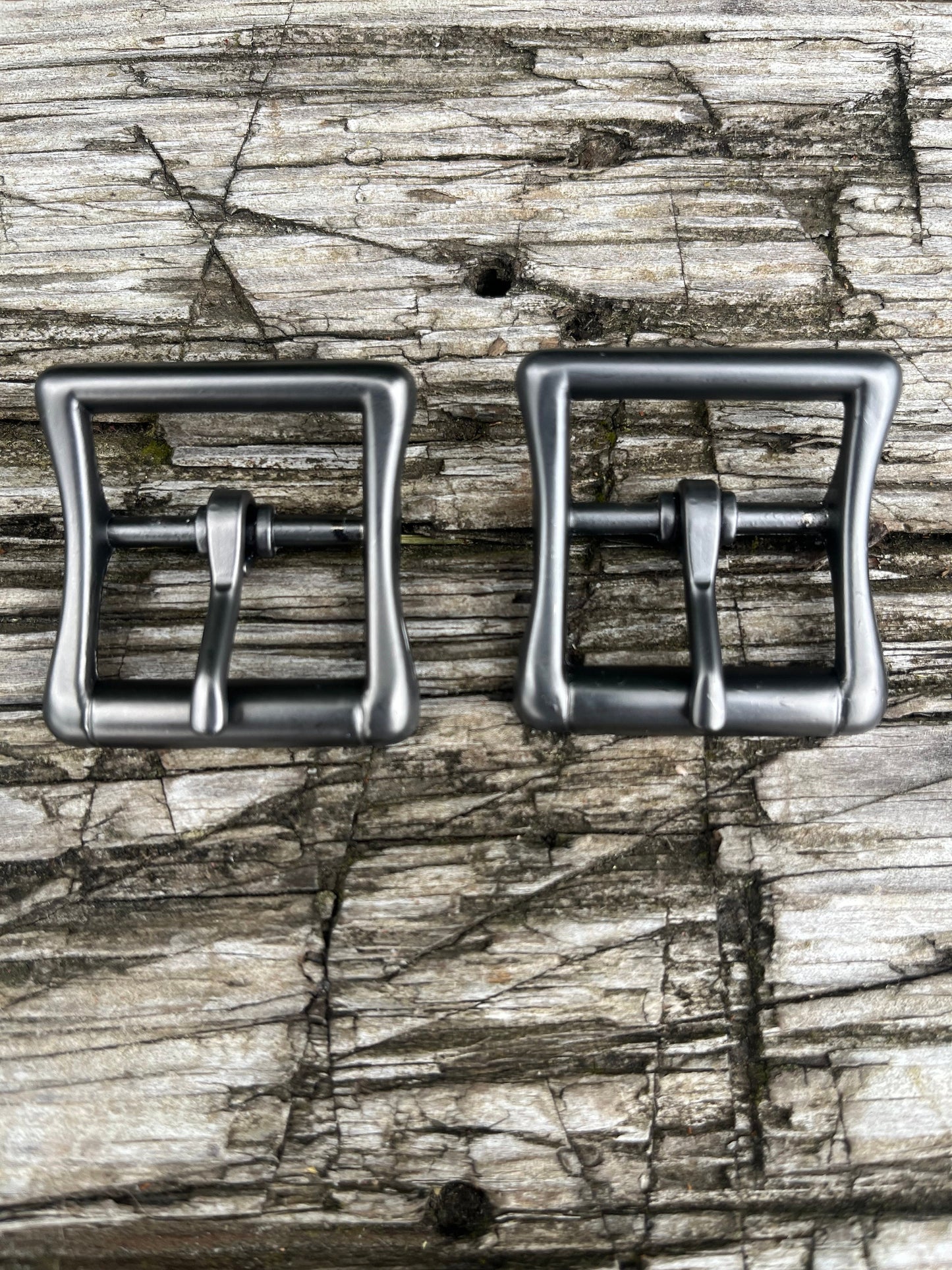 Pair of 1" strap buckles with gunmetal finish Center Bar buckle gunmetal finish