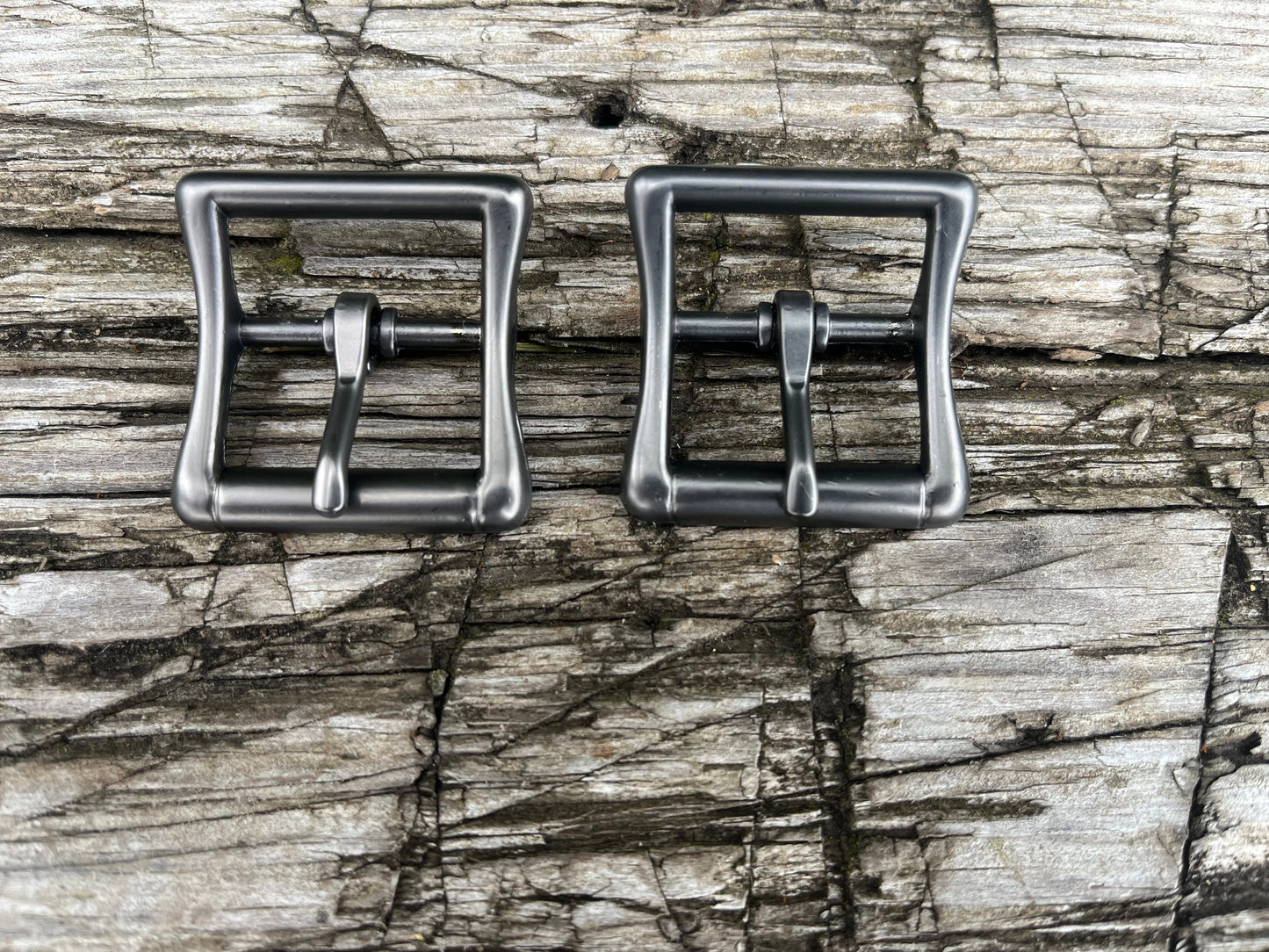 Pair of 1" strap buckles with gunmetal finish Center Bar buckle gunmetal finish