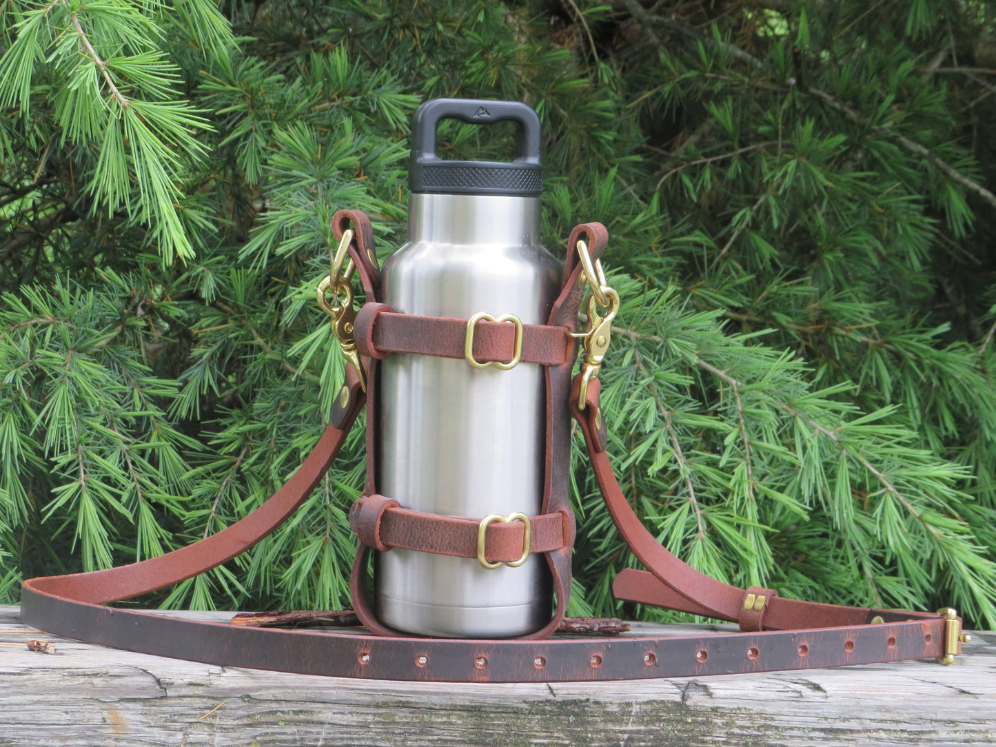 Adjustable Full Grain leather water bottle carrier with shoulder strap, reusable water bottle carry strap harness for water bottle